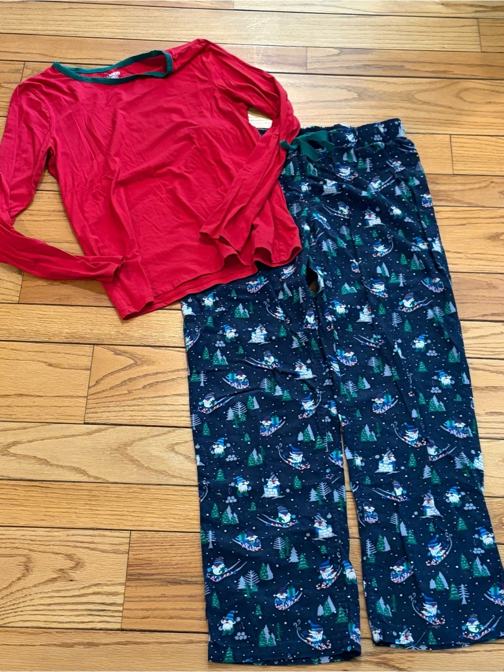 Lands End Sm Tall Red Long-Sleeve Pajama Top with Navy Gnome Holiday Print Pants